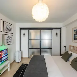 Apartment Superb 3 Bedroom & 3 Bathroom Duplex In Centre, Brussels